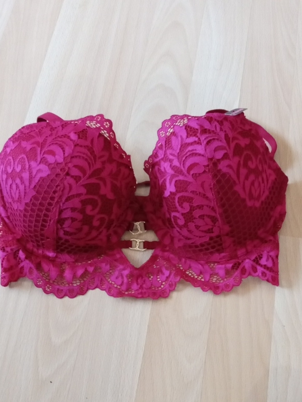 La SENZA Fuchsia Lace Push-Up Bra with Decorative Front Clasps